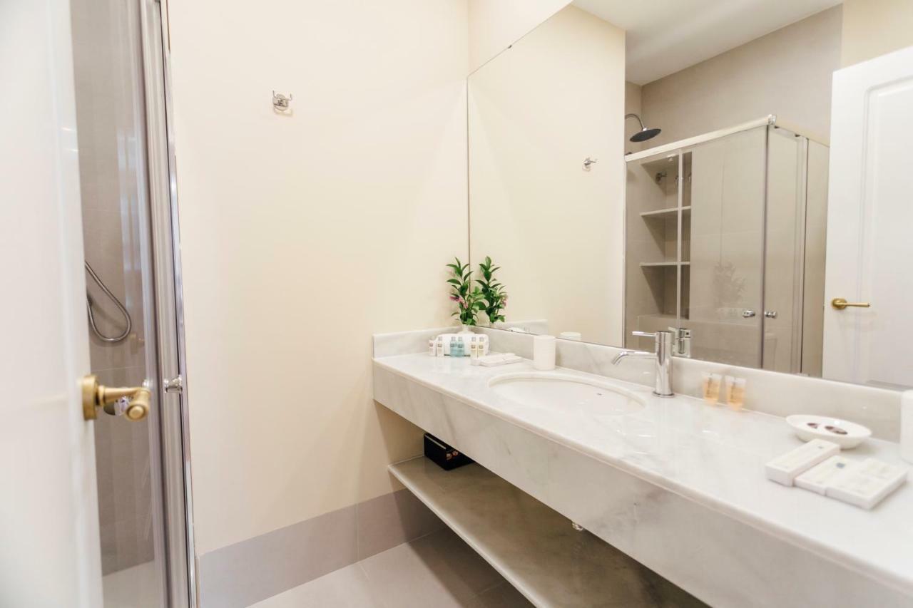Stylish And Wide- 3Bdr 3Bth- Los Remedios Sevilla Exterior foto